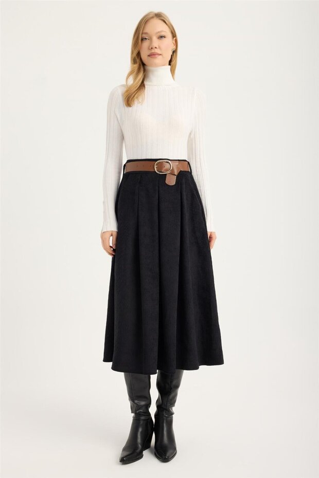 Velvet 2-Pocket Belted Pleated Skirt