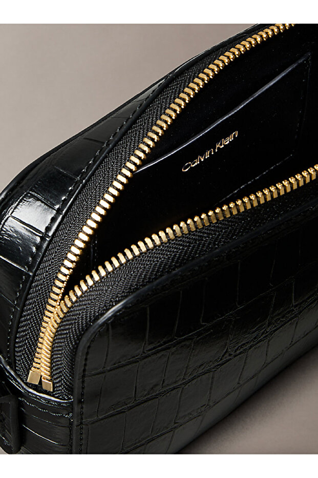 Croc-Effect Crossbody Camera Bag - 4