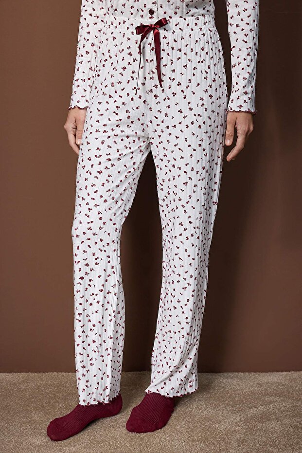 Beyaz Çiçekli Kurdele ve Baby Overloklu Pointel/Fitilli Örme Pijama Takımı THMAW26PT00221 - 3