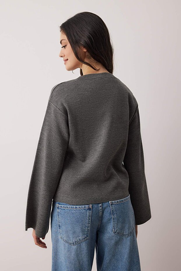 Anthrazitfarbener, nachhaltigerer Basic-Strickpullover TWOAW25KZ00313 - 4