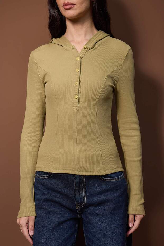 Haki Kapüşonlu Fitilli Düğmeli Fitted/Vücuda Oturan Örme Bluz TWOAW26BZ00033 - 3