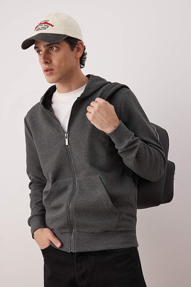 Antrasit Regular/Normal Kesim Fermuarlı Kapüşonlu Dokulu Sweatshirt TMNAW26SW00067 - 1