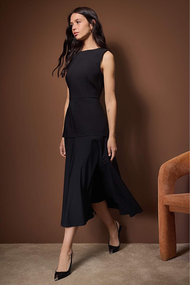 Trendyol Studio Siyah Midi Esnek Dokuma Elbise TWOAW26EL00307 - 1