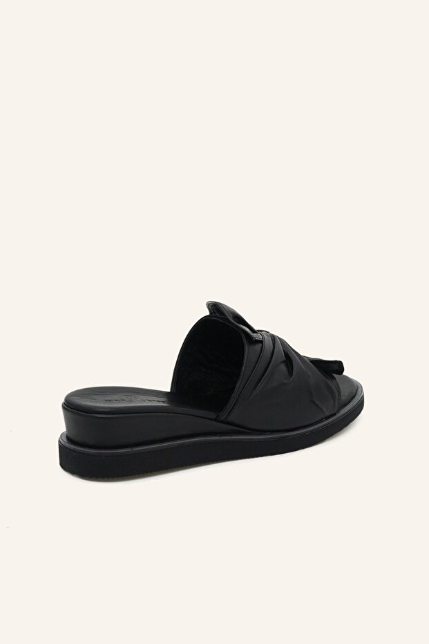 Siyah Deri Terlik - 4