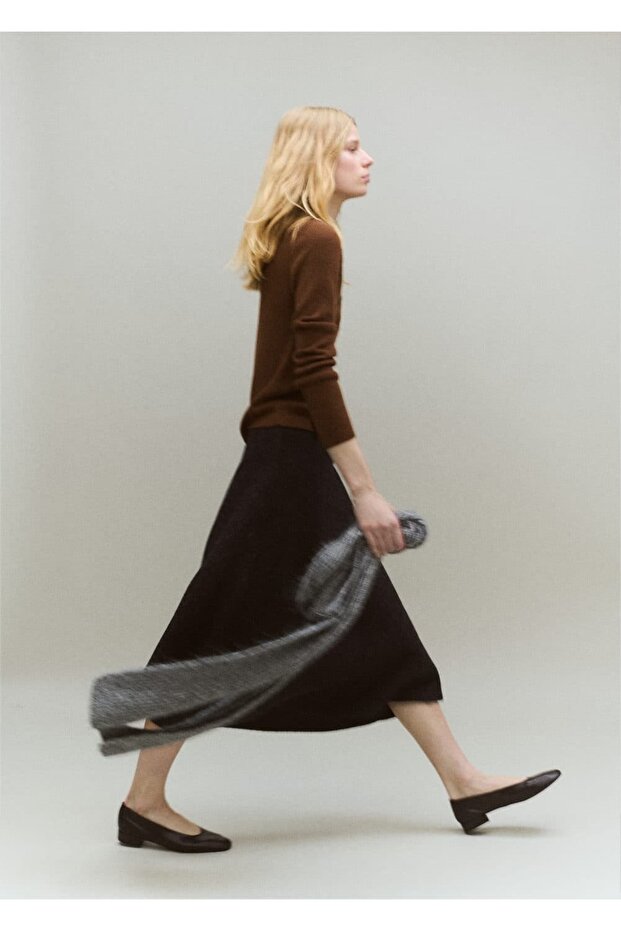 Düğmeli asimetrik yaka kazak - 5