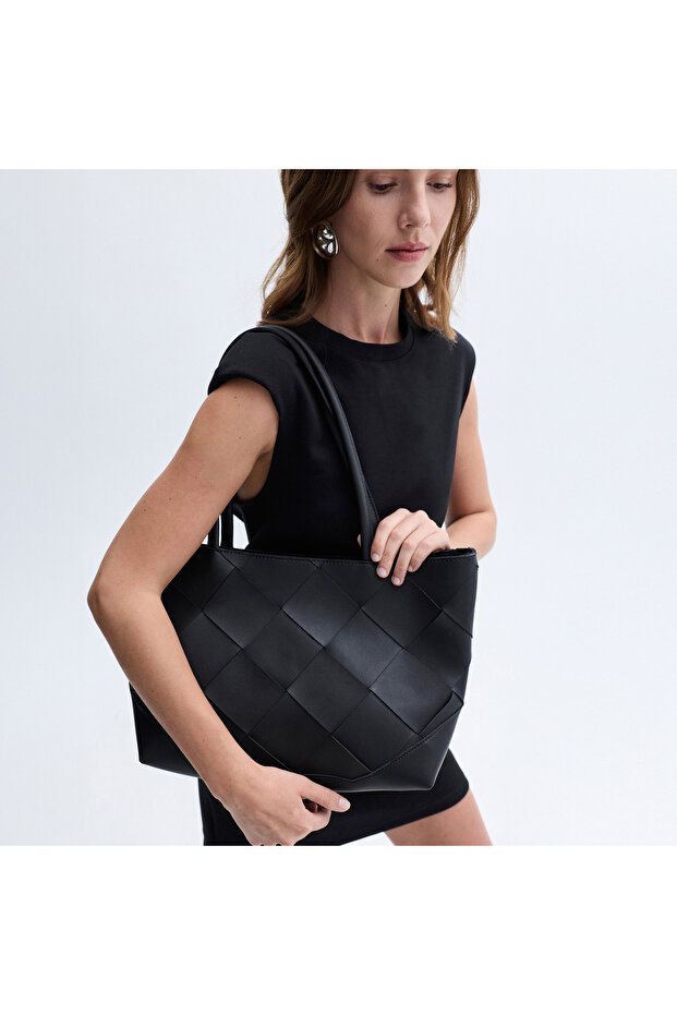 حقيبة يد منسوجة بنمط مميز - 4