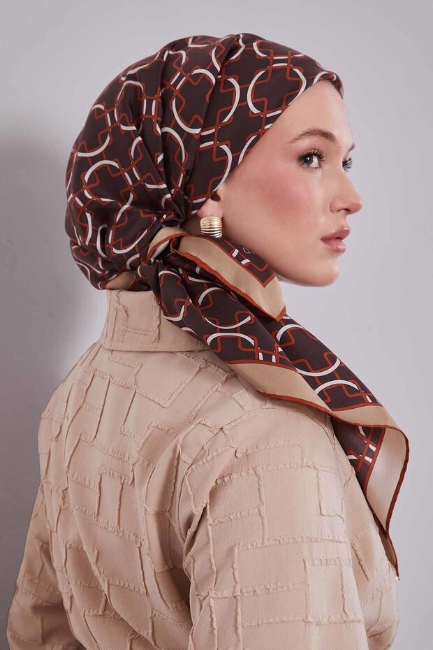 وشاح حريري بنمط بيضاوي بني اللون - 2