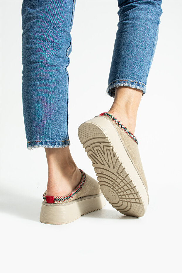 Bej Süet İçi Yünlü Kalın Taban Terlik - 4