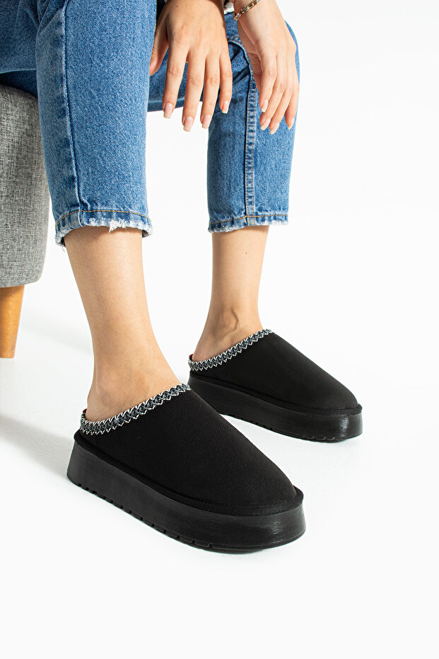 Siyah Süet İçi Yünlü Kalın Taban Terlik - 2