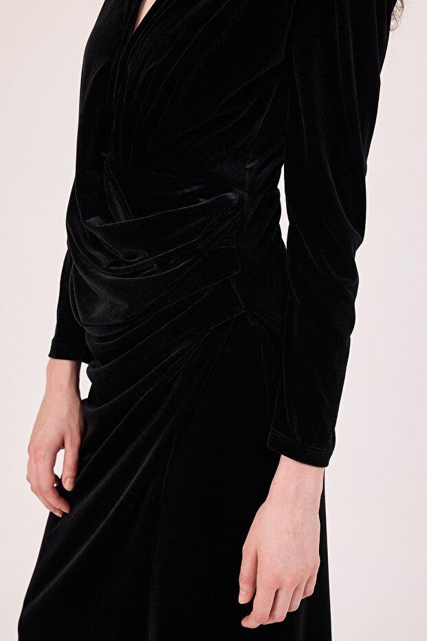 Anvelop yakalı kadife elbise - 4