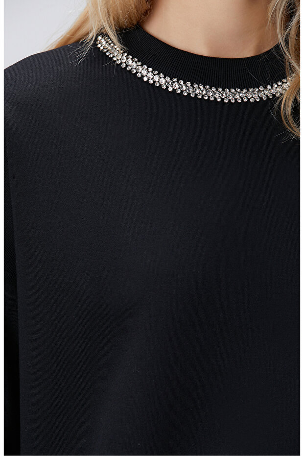 Siyah Yakası Taş İşlemeli Sweatshirt - 6