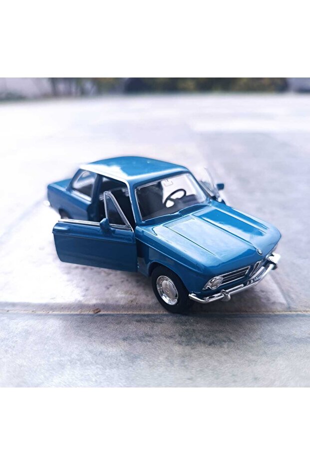 Pull Back Metal Model Car 1968 Bmw 2002Ti 1:32 Scale Opening Doors Blue 11.5 cm