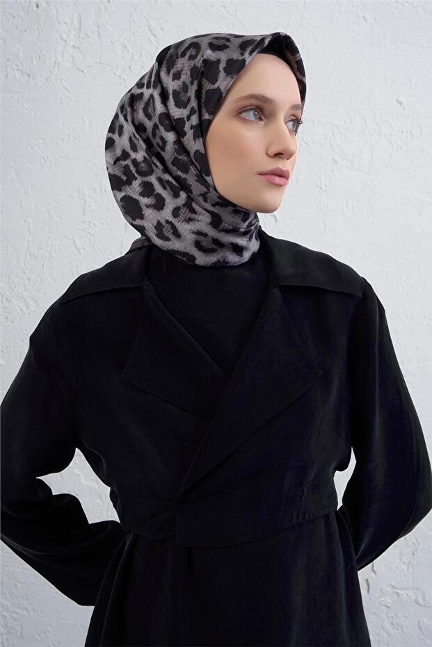وشاح كلاسيكي منقوش سيفت حرير تويل 9425D 51