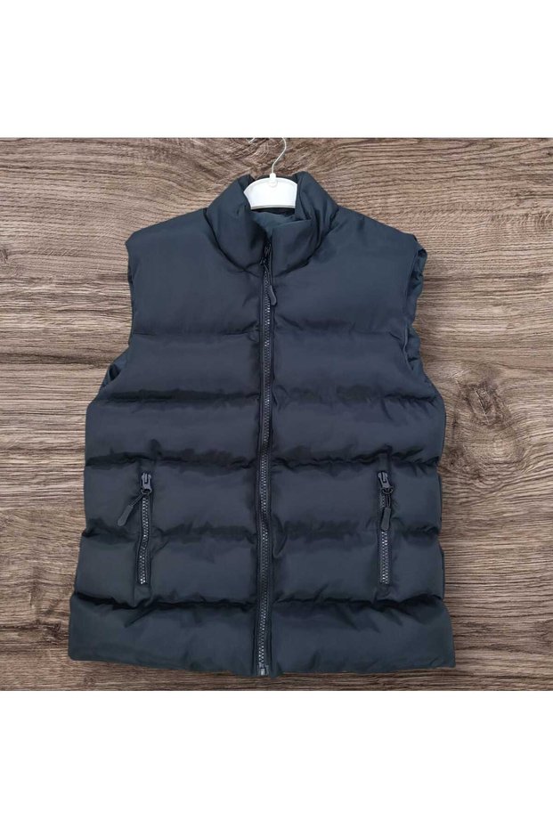 Boy's Inflatable Vest with Zipper Black Color.