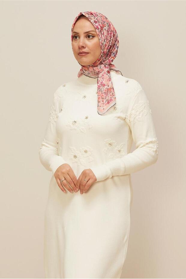 وشاح بنقشة الزهور 8603