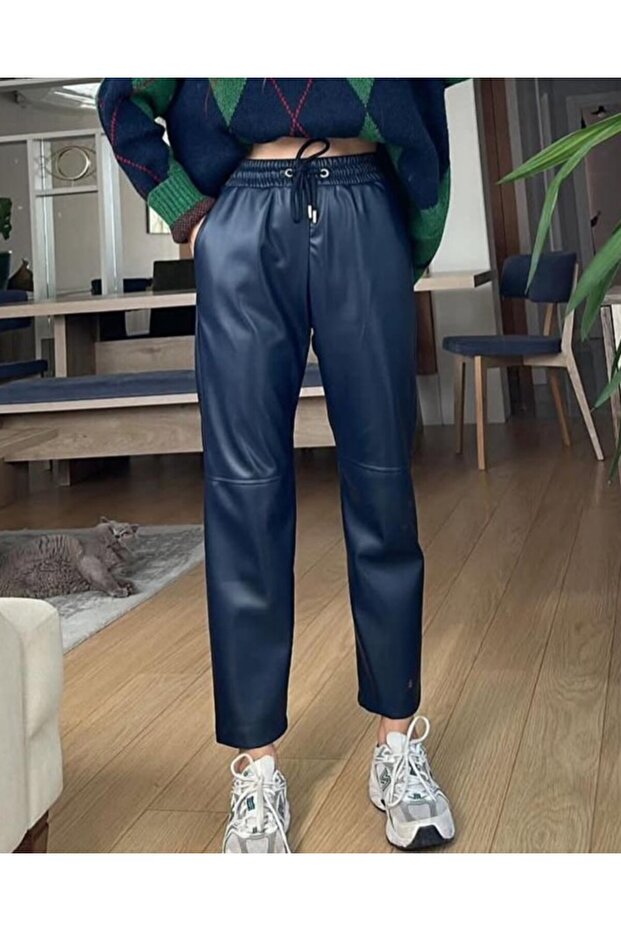 İçi Ş Fleece-Lined Carrot Pants Model Faux Leather Pants Ankle Length