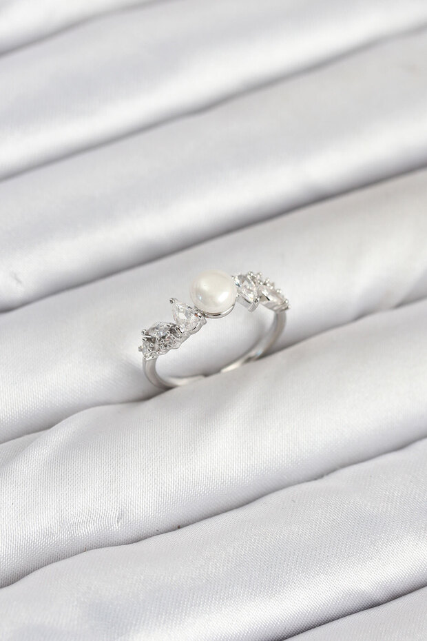 Brass Silver Color Zircon Stone Pearl Model Women's Ring