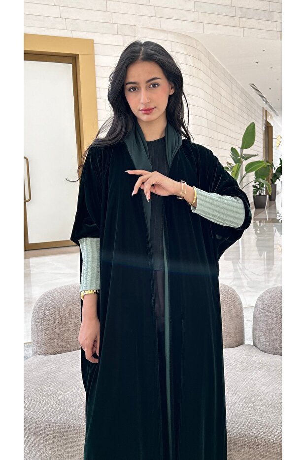 عباية زيتونية بأكمام مطاطية