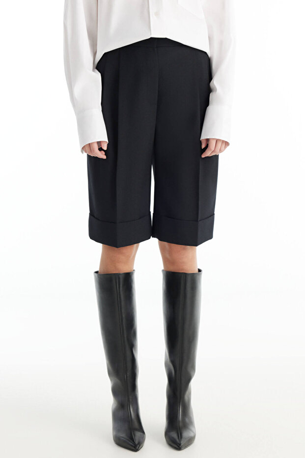 SİYAH YÜNLÜ BERMUDA ŞORT - 2