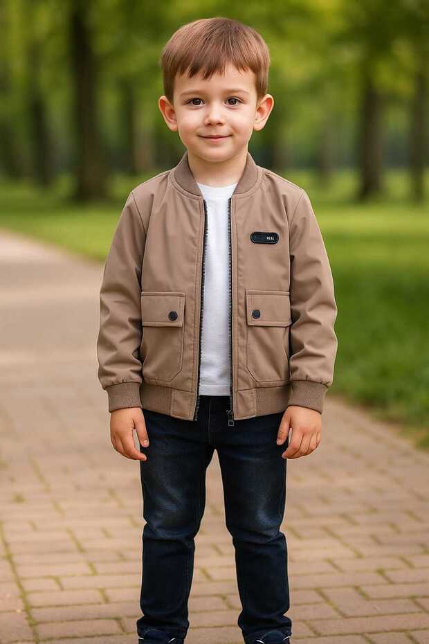770-11-25 Boy's 3-Piece Set: Zippered Jacket + T-Shirt + Jeans Pants Age 5/8
