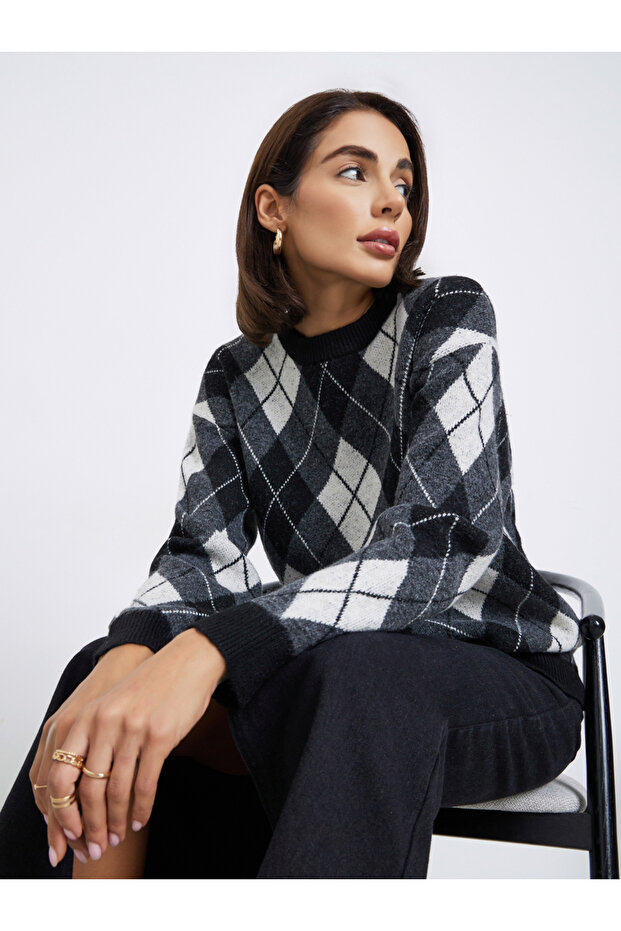 Oversized Argyle Pattern Sweater - 1