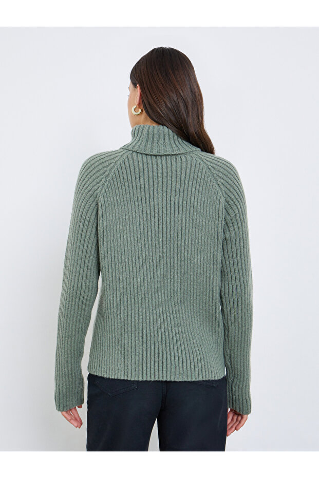 سترة مربعة ذات رقبة مدورة بطول عادي - 5