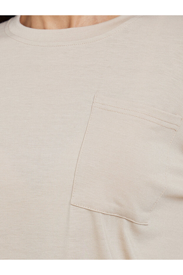 تي شيرت كبير الحجم بجيب أمامي سادة - 3