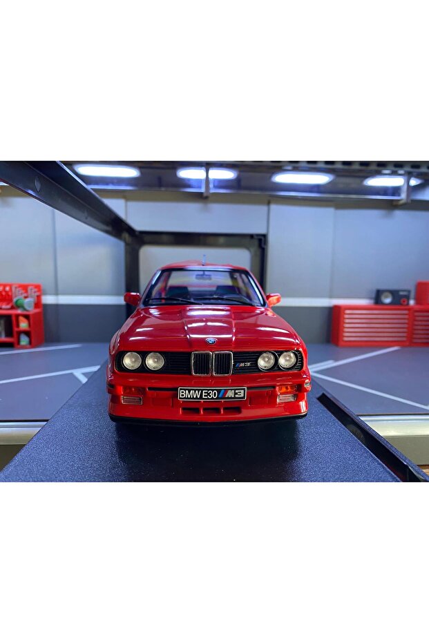 BMW M3 E30 1//18 Ölçek - 3