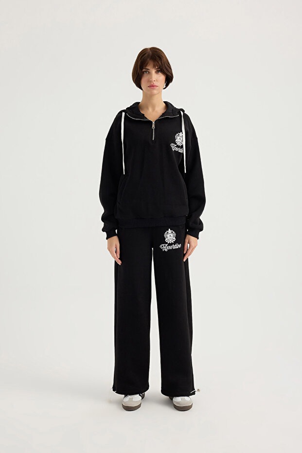 Hooded Tracksuit Set with Assertive Print and Zipper Detail - 1