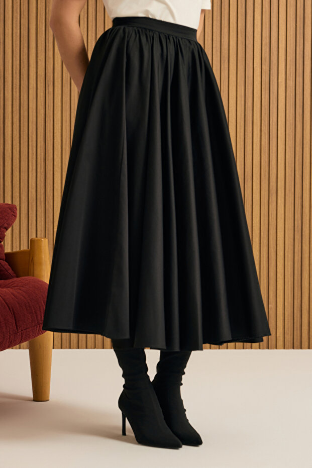 تنورة قطنية مطوية ذات أطراف واسعة - 5