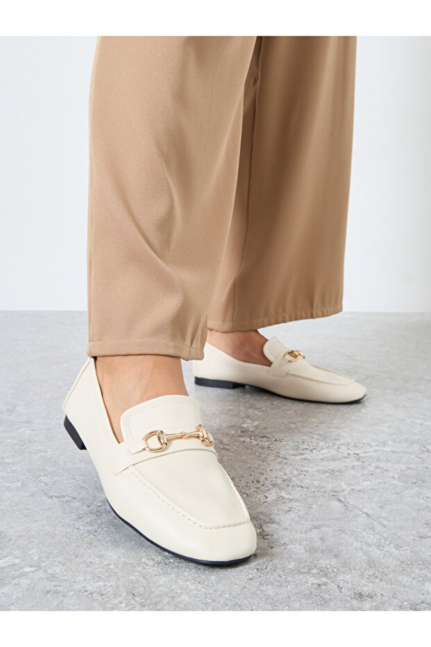 Cream Buckle Decor Square Toe Loafers