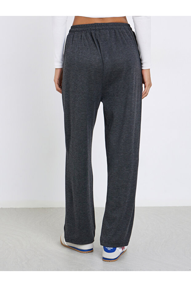 بنطال رياضي أرجل واسعة برباط متين - 4