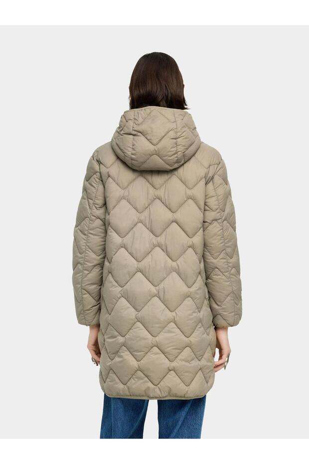 Uzun Kapitone Mont - 3