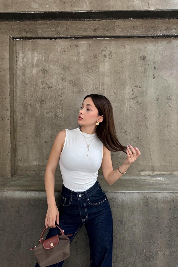 Dik Yaka Basic Kolsuz Bluz Beyaz - 6