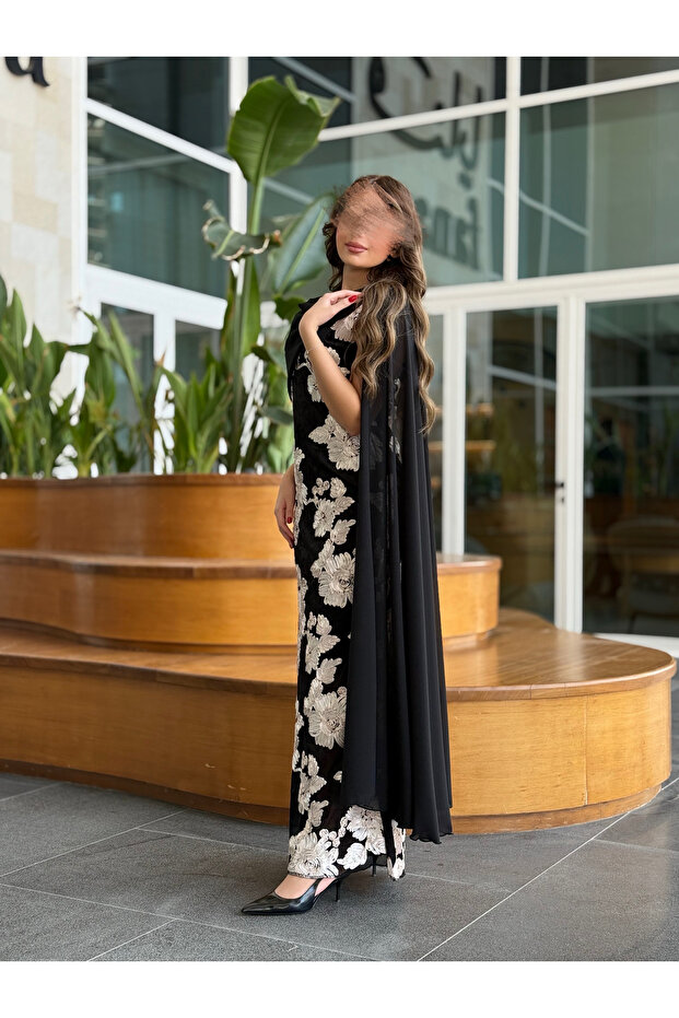 فستان سهره اسود مع كاب