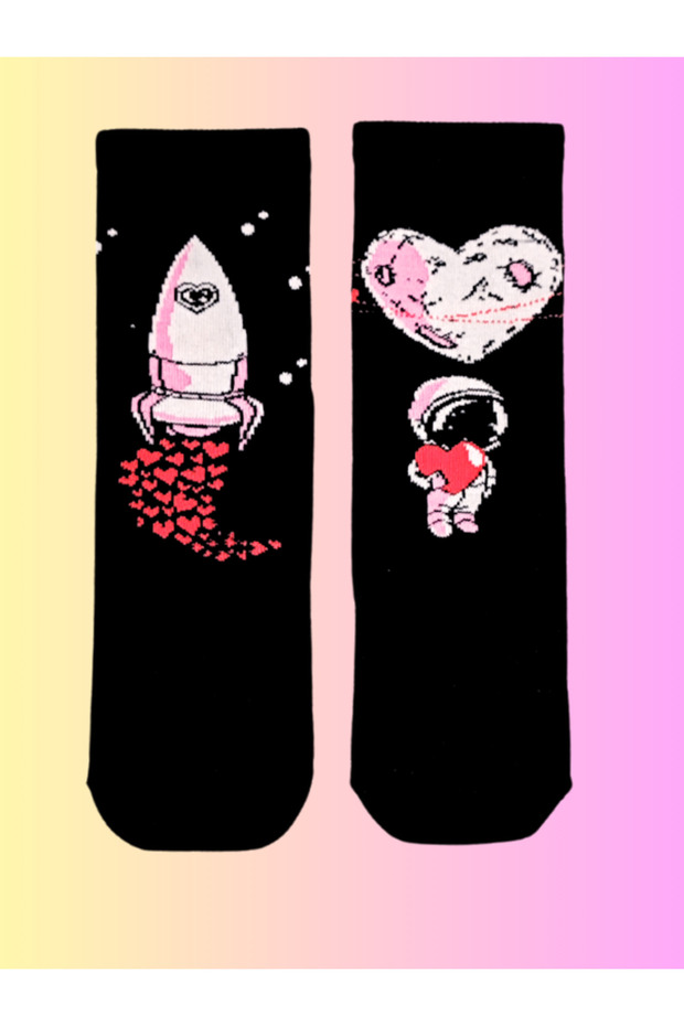 سلسلة خاصة من الجوارب ذات النمط الملون Happy Space Love، جوارب ممتعة ومريحة بتصميم أنيق