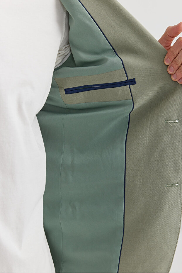 Men's Swallow Collar Jacket - 8