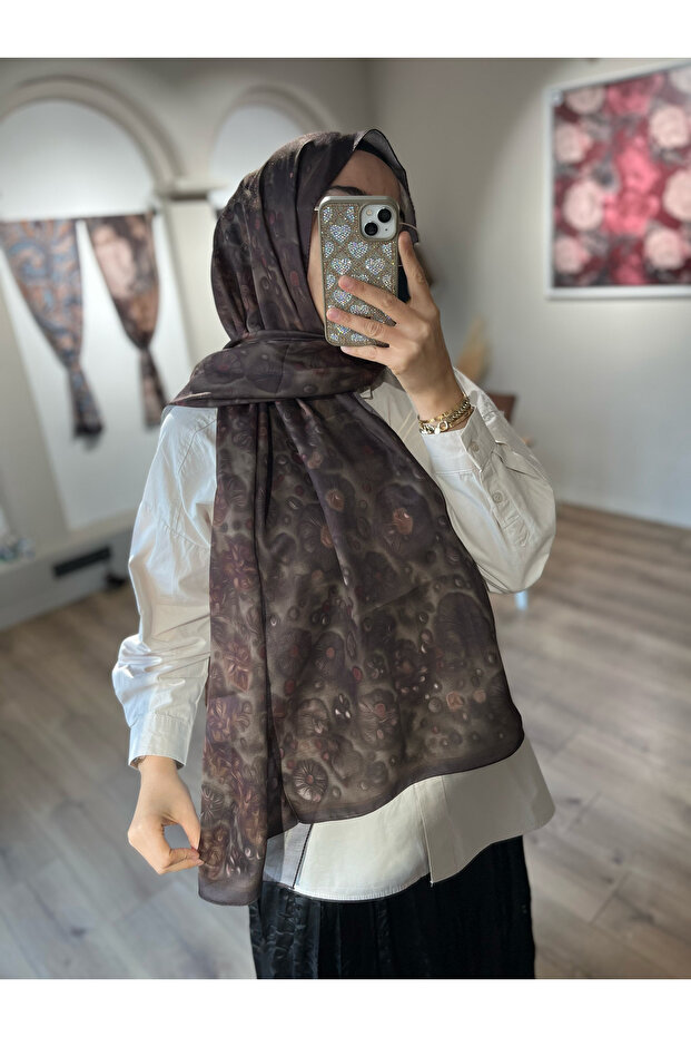 شال ناعم بألوان الباستيل - بني