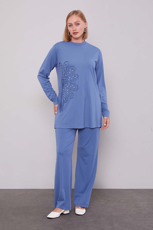 طقم مكون من قطعتين مزين بحجر مزخرف بتفاصيل نمط الحافة باللون الأزرق النيلي - 1