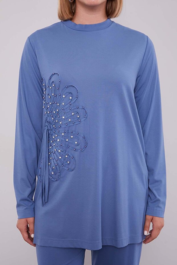 طقم مكون من قطعتين مزين بحجر مزخرف بتفاصيل نمط الحافة باللون الأزرق النيلي - 4