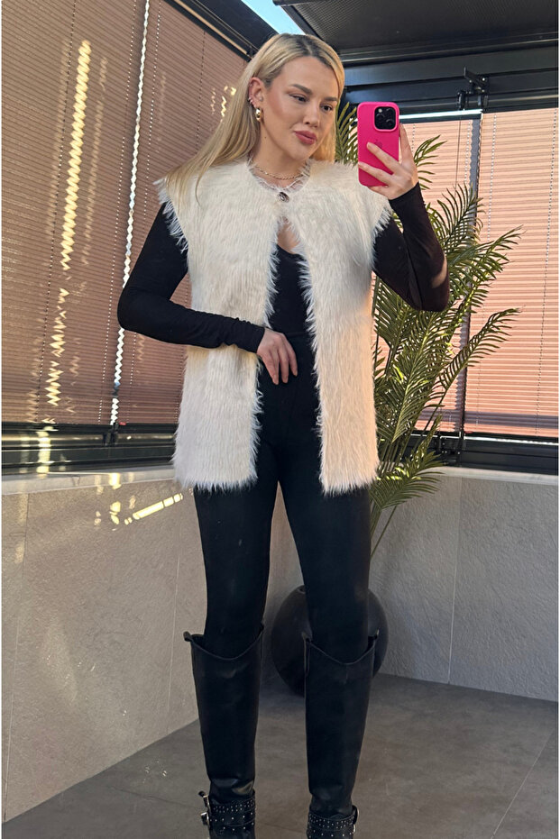 سترة بلون إكرو ذات زر واحد - 5