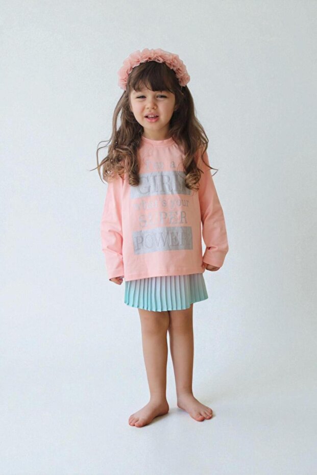 Girl's Sweatshirt and Pleated Skirt Set Stylish Casual Combination