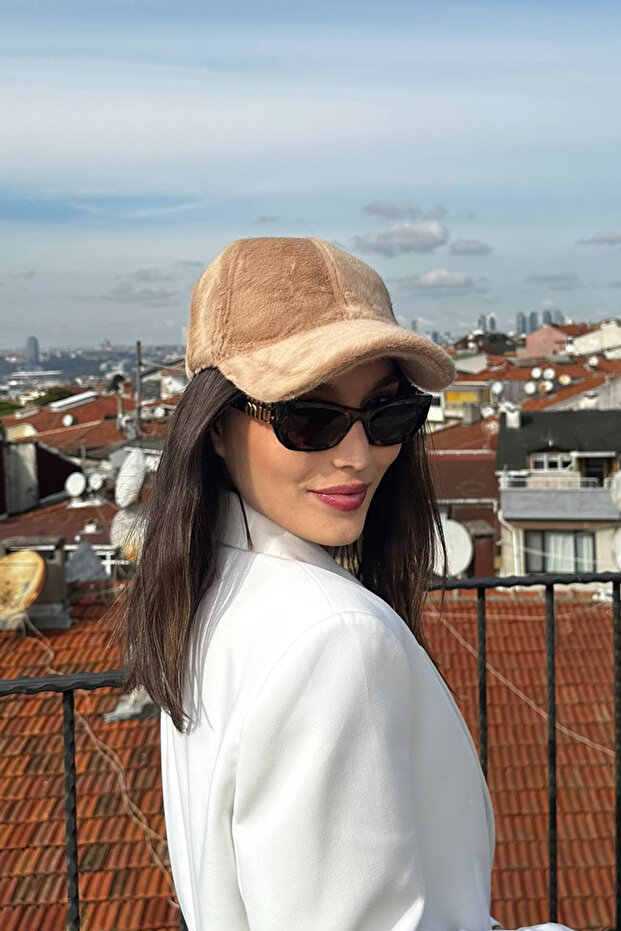 Women's Plush Visor Hat – Winter Trend Cap Sports Hat