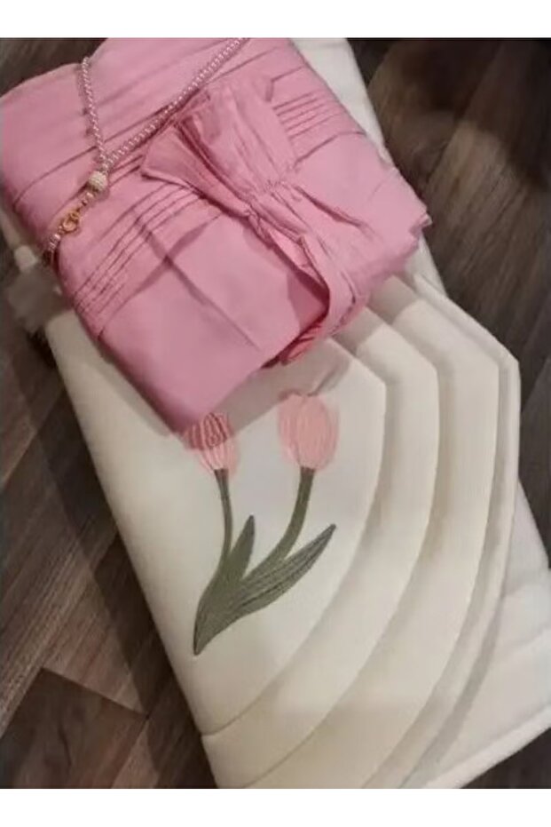 طقم سجاد صلاة مع شرشف صلاة لنساء