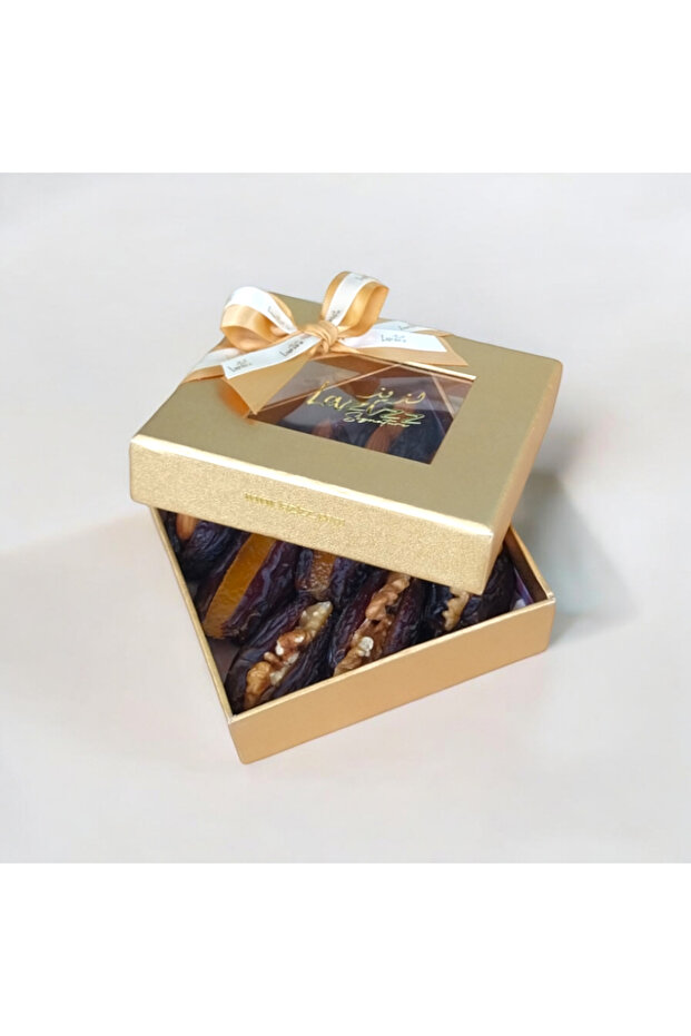 Golden Stuffed Mejdool 9pcs