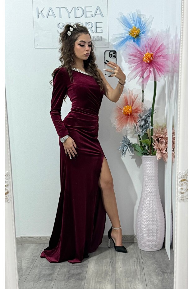 Rochie lungă din catifea vișinie - 2