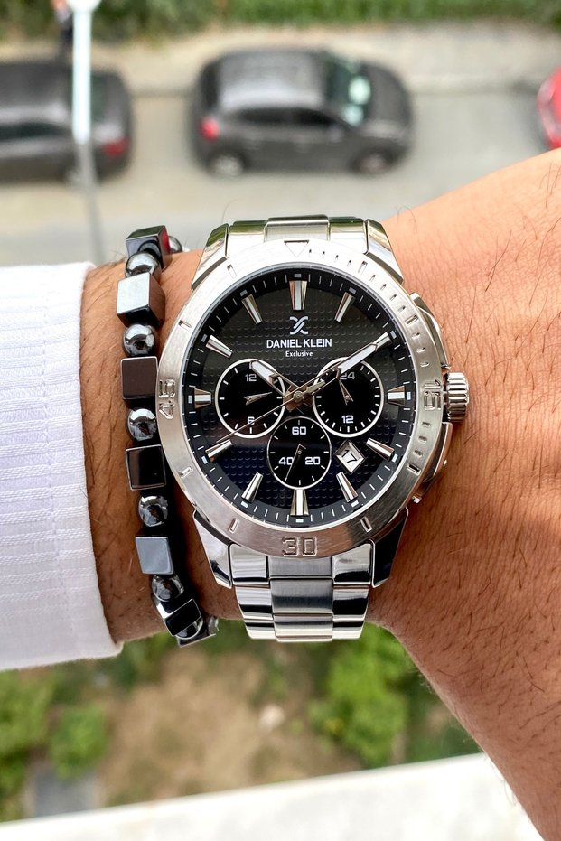 New Season Silver Steel Band Black Dial Exclusive Sport Men's Wristwatch