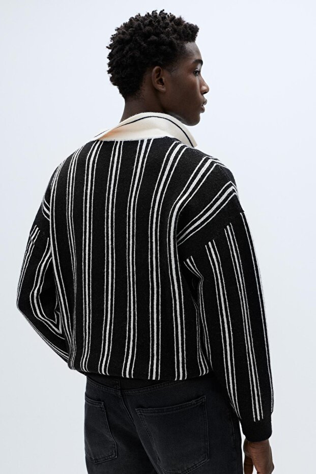 Çizgili örgü polo yaka kazak - 4