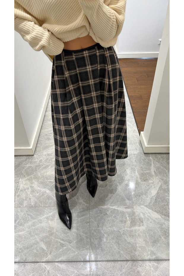 Anthracite-Beige Plaid Skirt with Leather Strips - 4977