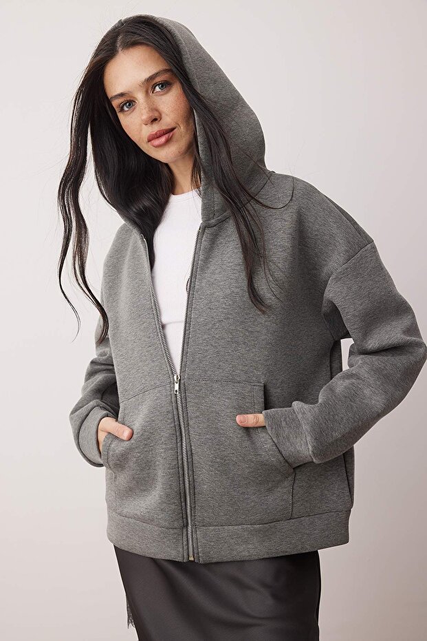 Wardrobe Essentials – Antrasit Melanj Oversize Kapüşonlu Örme Sweatshirt |TWOAW26SW00018 - 1